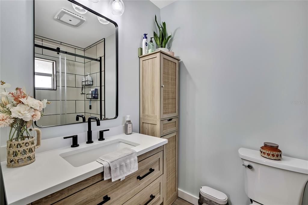 На продажу: $279,900 (3 спален, 2 ванн, 1108 Квадратных фут)