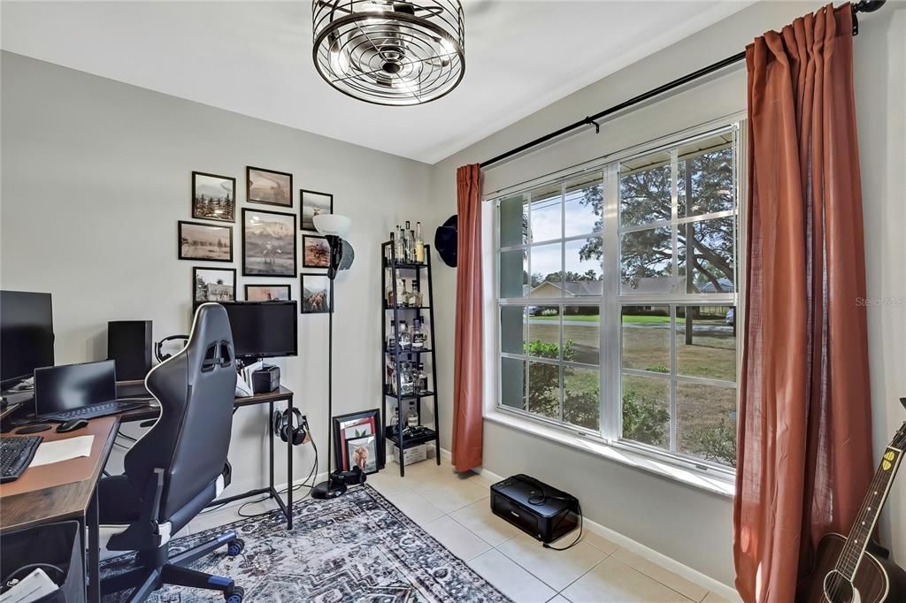 На продажу: $279,900 (3 спален, 2 ванн, 1108 Квадратных фут)