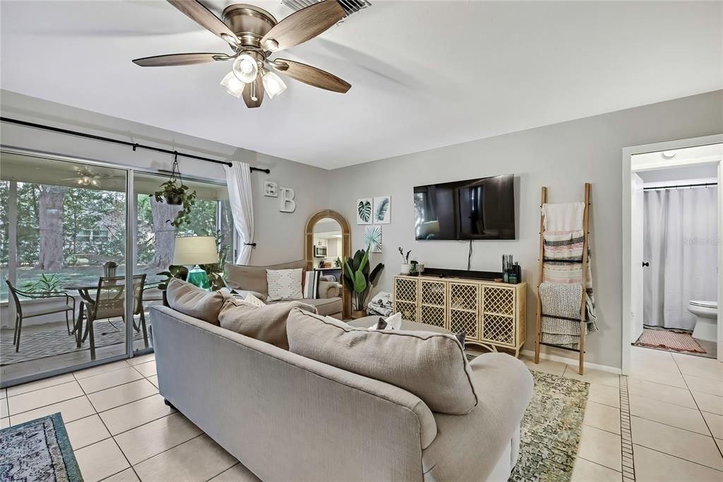 На продажу: $279,900 (3 спален, 2 ванн, 1108 Квадратных фут)