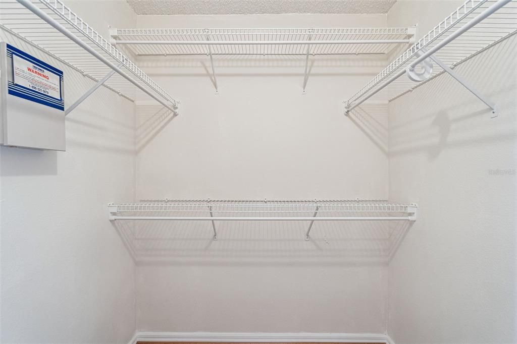 Под контрактом: $2,700 (4 спален, 2 ванн, 2135 Квадратных фут)