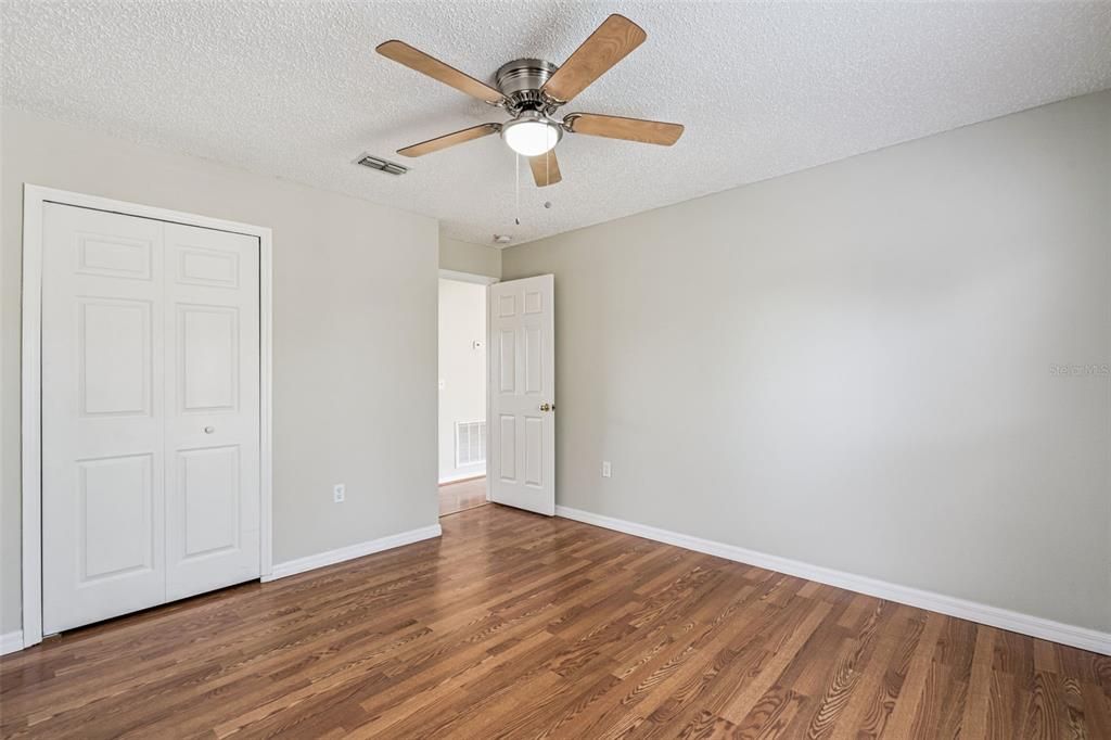 Под контрактом: $2,700 (4 спален, 2 ванн, 2135 Квадратных фут)