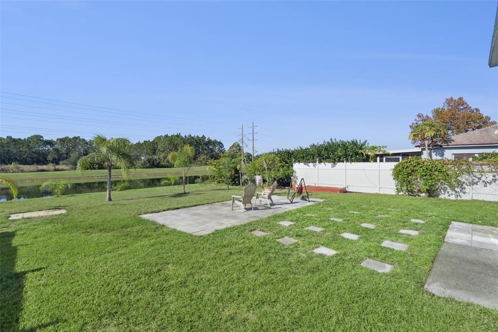 Под контрактом: $2,700 (4 спален, 2 ванн, 2135 Квадратных фут)