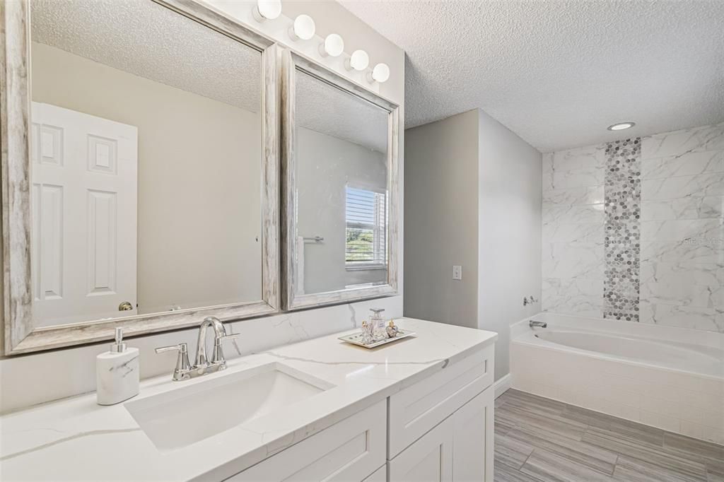 Под контрактом: $2,700 (4 спален, 2 ванн, 2135 Квадратных фут)