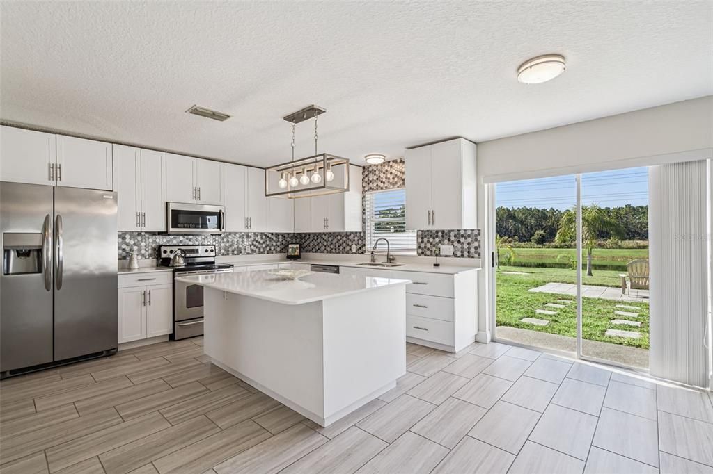 Под контрактом: $2,700 (4 спален, 2 ванн, 2135 Квадратных фут)