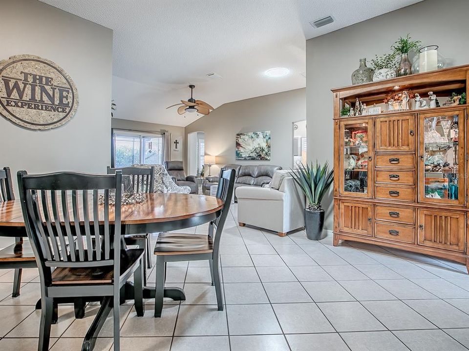 待售: $374,500 (3 贝兹, 2 浴室, 1664 平方英尺)