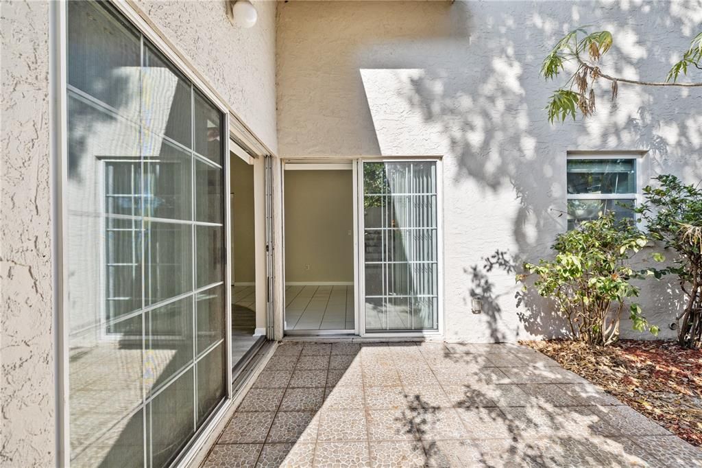 待售: $290,000 (4 贝兹, 2 浴室, 1585 平方英尺)