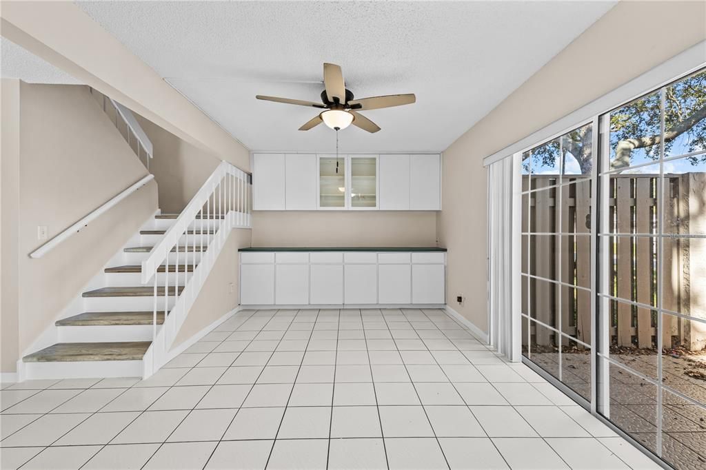 待售: $290,000 (4 贝兹, 2 浴室, 1585 平方英尺)