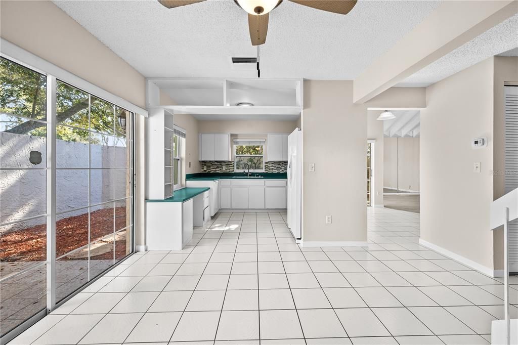 待售: $290,000 (4 贝兹, 2 浴室, 1585 平方英尺)