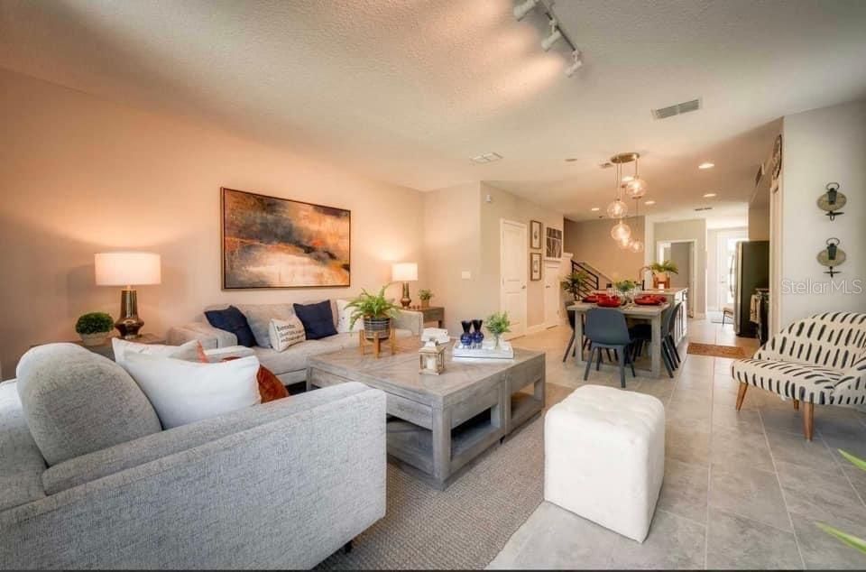 出租: $2,800 (4 贝兹, 3 浴室, 1721 平方英尺)