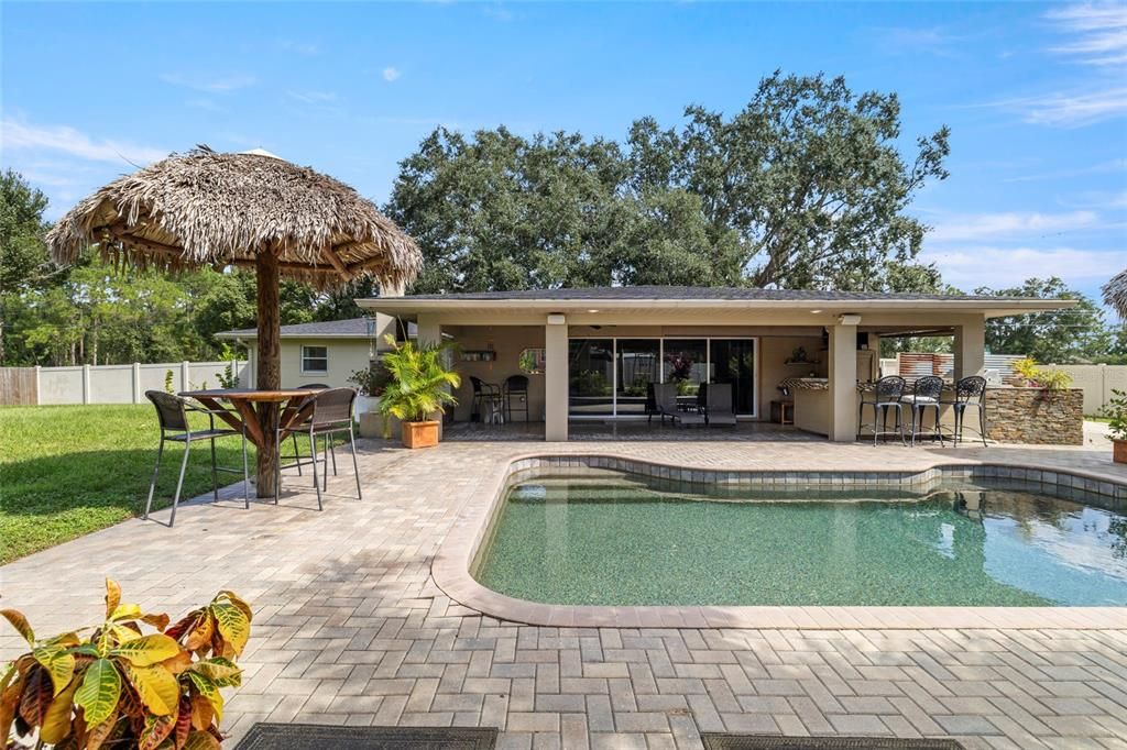 For Sale: $429,900 (3 beds, 3 baths, 1837 Square Feet)