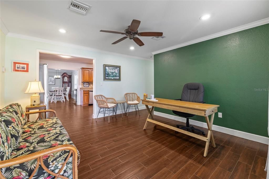 For Sale: $429,900 (3 beds, 3 baths, 1837 Square Feet)