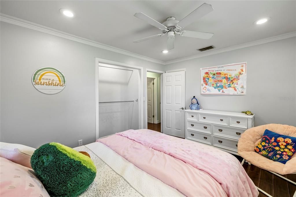 For Sale: $429,900 (3 beds, 3 baths, 1837 Square Feet)