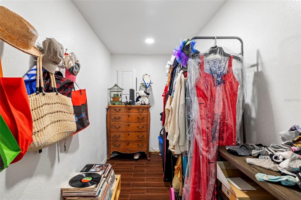 For Sale: $429,900 (3 beds, 3 baths, 1837 Square Feet)