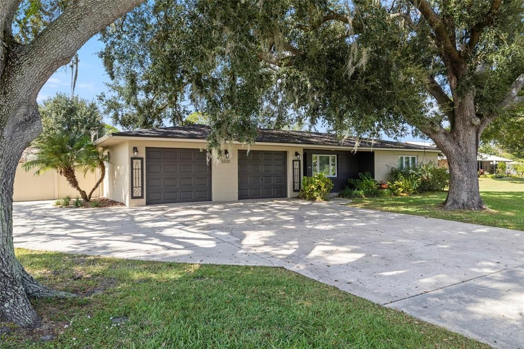 For Sale: $429,900 (3 beds, 3 baths, 1837 Square Feet)