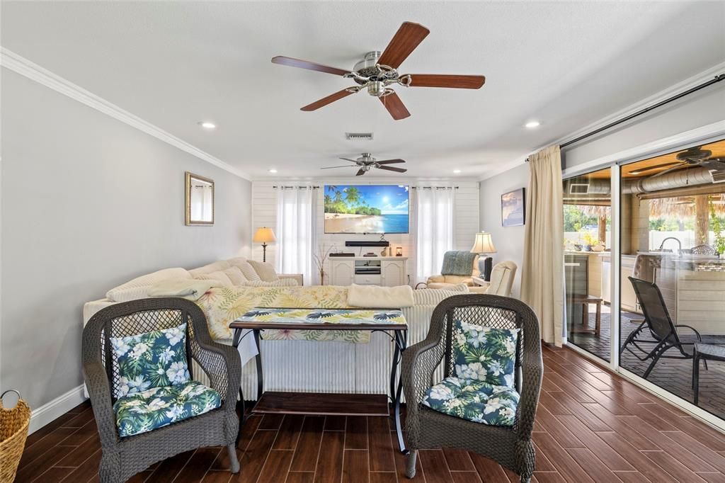 For Sale: $429,900 (3 beds, 3 baths, 1837 Square Feet)