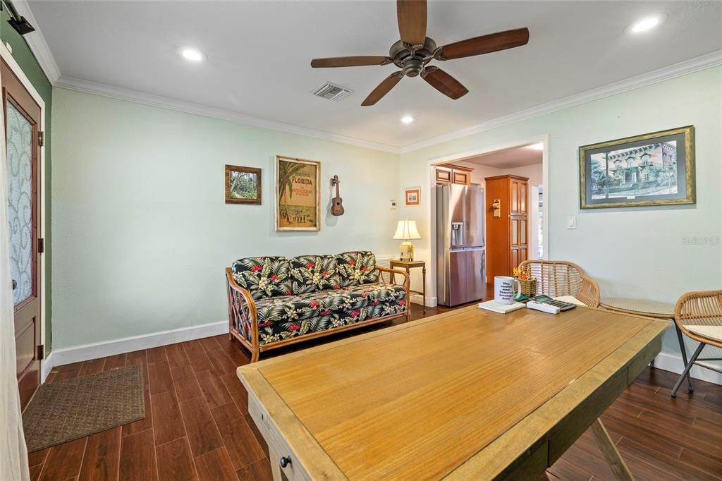 For Sale: $429,900 (3 beds, 3 baths, 1837 Square Feet)