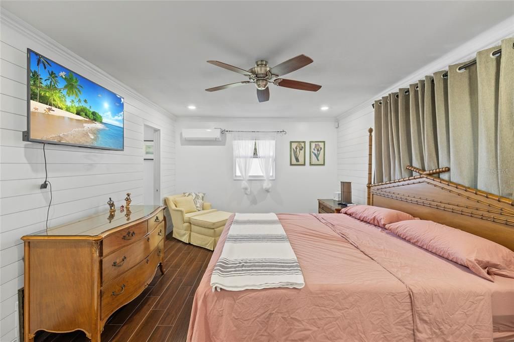 For Sale: $429,900 (3 beds, 3 baths, 1837 Square Feet)