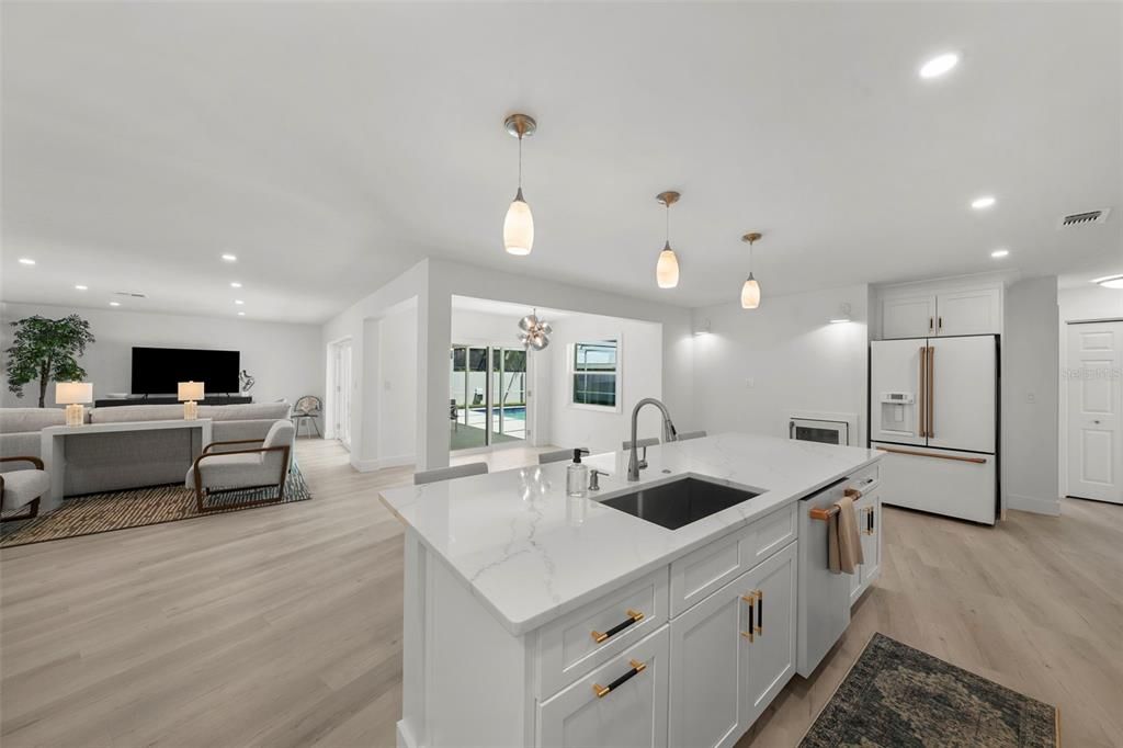 待售: $1,450,000 (4 贝兹, 3 浴室, 2494 平方英尺)