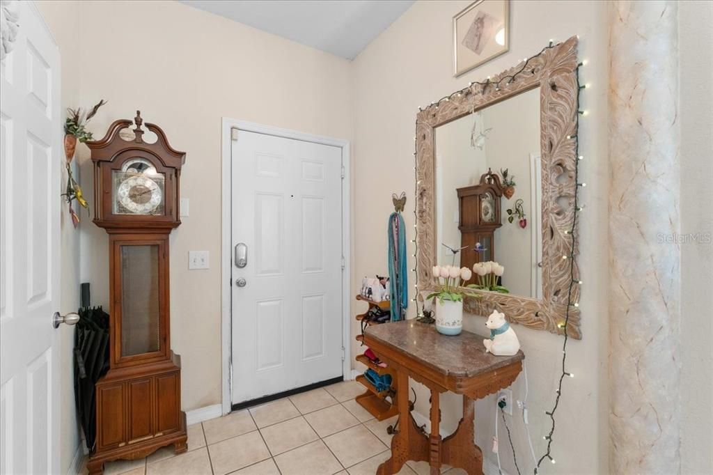 На продажу: $285,000 (3 спален, 2 ванн, 1815 Квадратных фут)