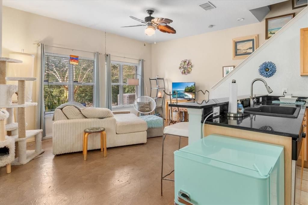 На продажу: $285,000 (3 спален, 2 ванн, 1815 Квадратных фут)