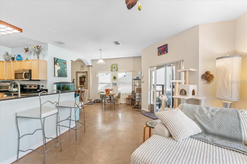 На продажу: $285,000 (3 спален, 2 ванн, 1815 Квадратных фут)