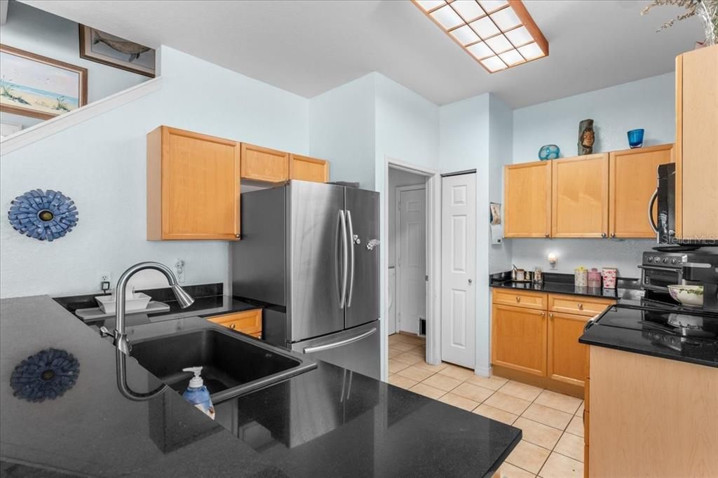 На продажу: $285,000 (3 спален, 2 ванн, 1815 Квадратных фут)