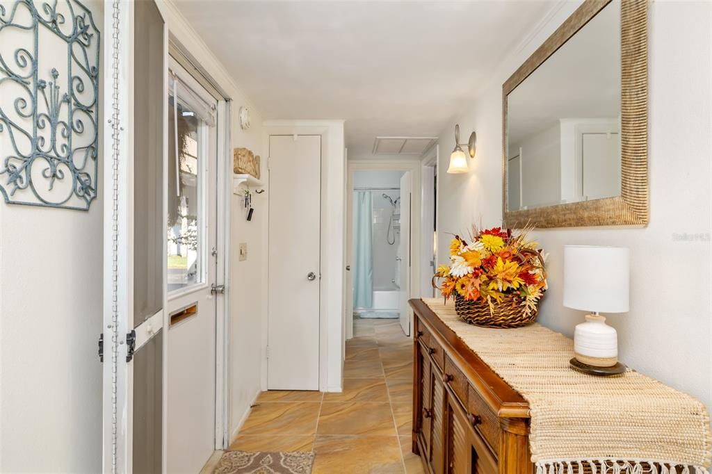 待售: $285,000 (2 贝兹, 2 浴室, 1464 平方英尺)