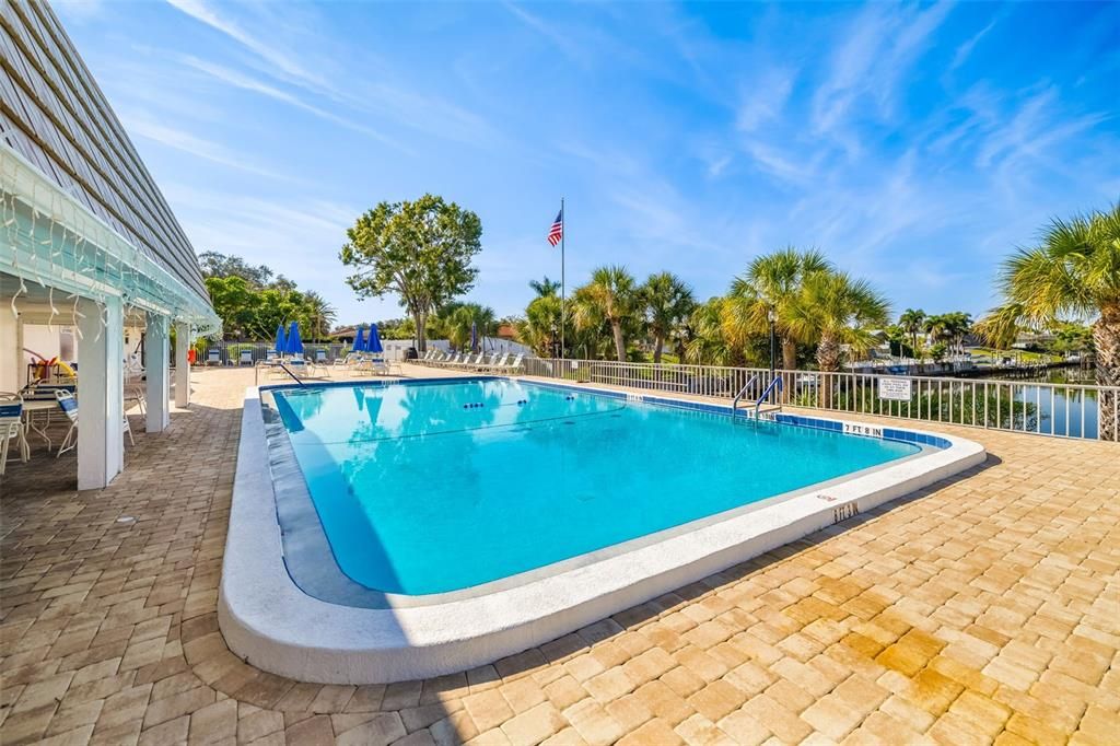 待售: $285,000 (2 贝兹, 2 浴室, 1464 平方英尺)