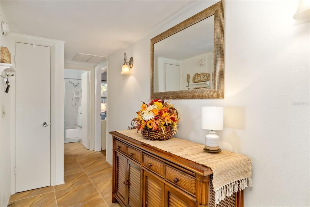 待售: $285,000 (2 贝兹, 2 浴室, 1464 平方英尺)