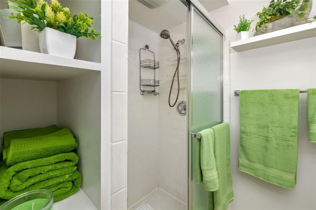 待售: $285,000 (2 贝兹, 2 浴室, 1464 平方英尺)