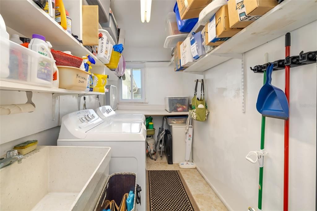 待售: $285,000 (2 贝兹, 2 浴室, 1464 平方英尺)