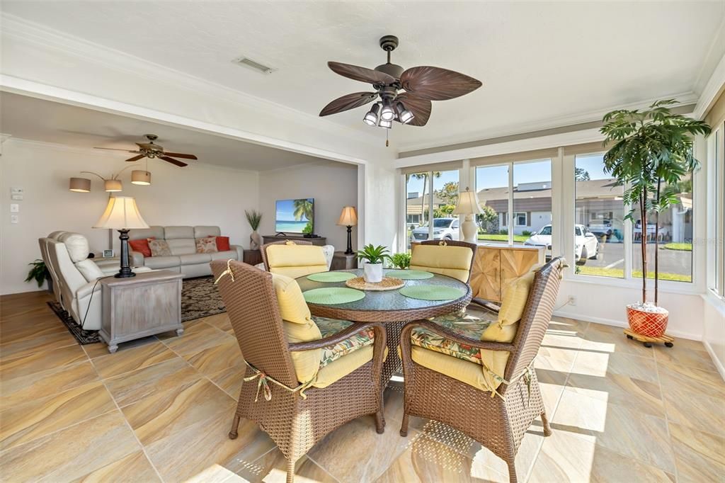 待售: $285,000 (2 贝兹, 2 浴室, 1464 平方英尺)