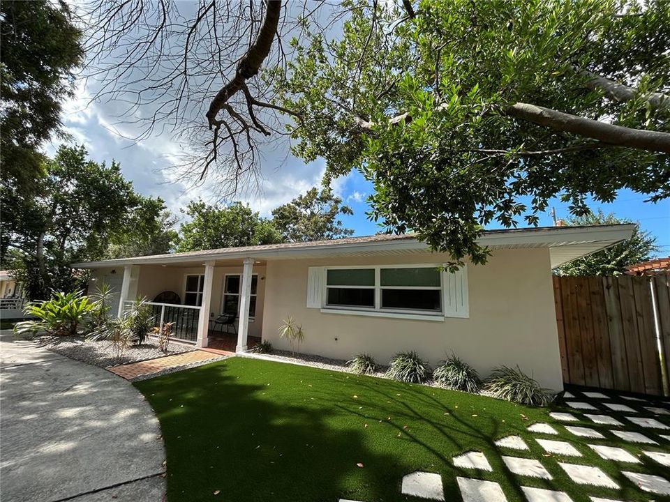 For Rent: $2,800 (3 beds, 2 baths, 1308 Square Feet)