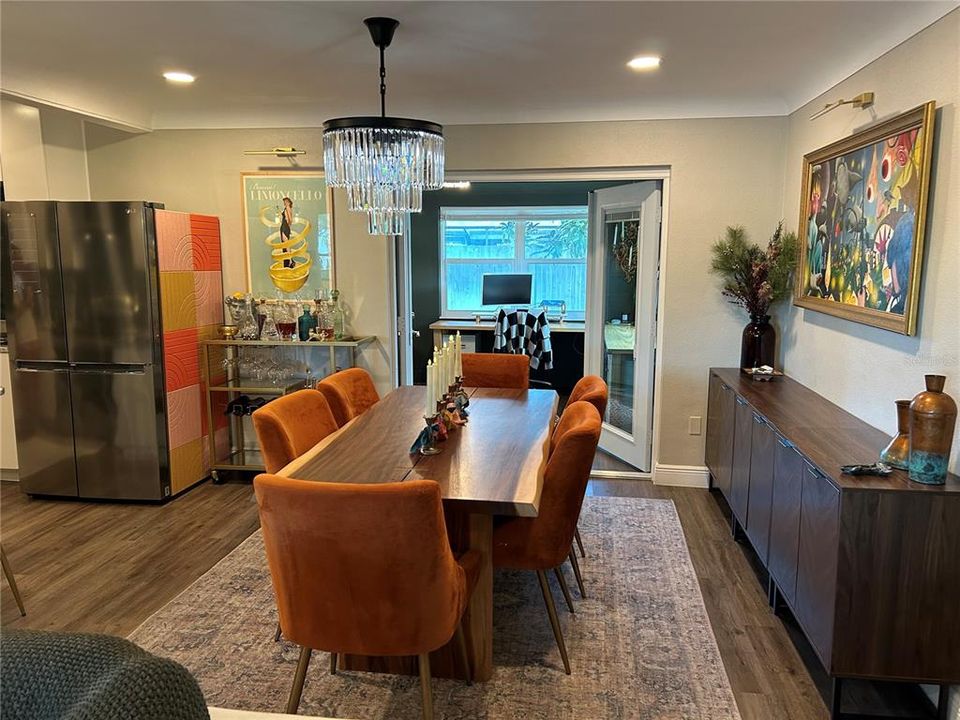 For Rent: $2,800 (3 beds, 2 baths, 1308 Square Feet)