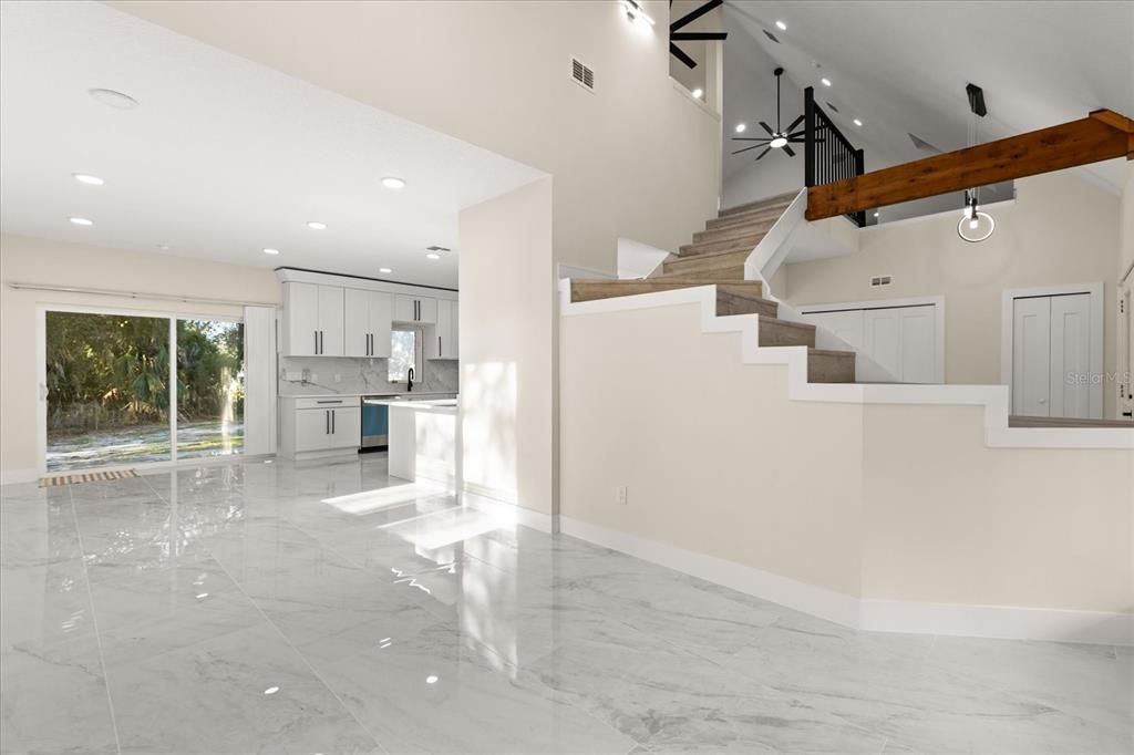 待售: $680,000 (4 贝兹, 2 浴室, 2461 平方英尺)