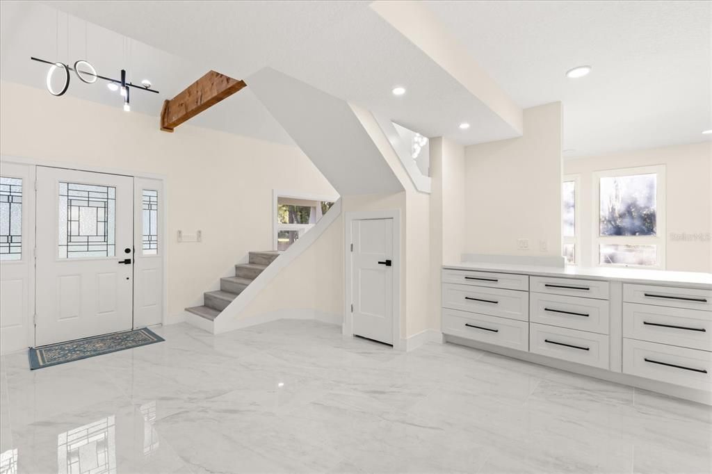 待售: $680,000 (4 贝兹, 2 浴室, 2461 平方英尺)