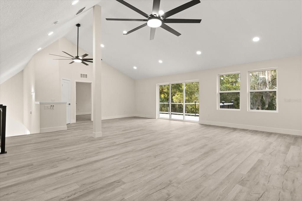 待售: $680,000 (4 贝兹, 2 浴室, 2461 平方英尺)