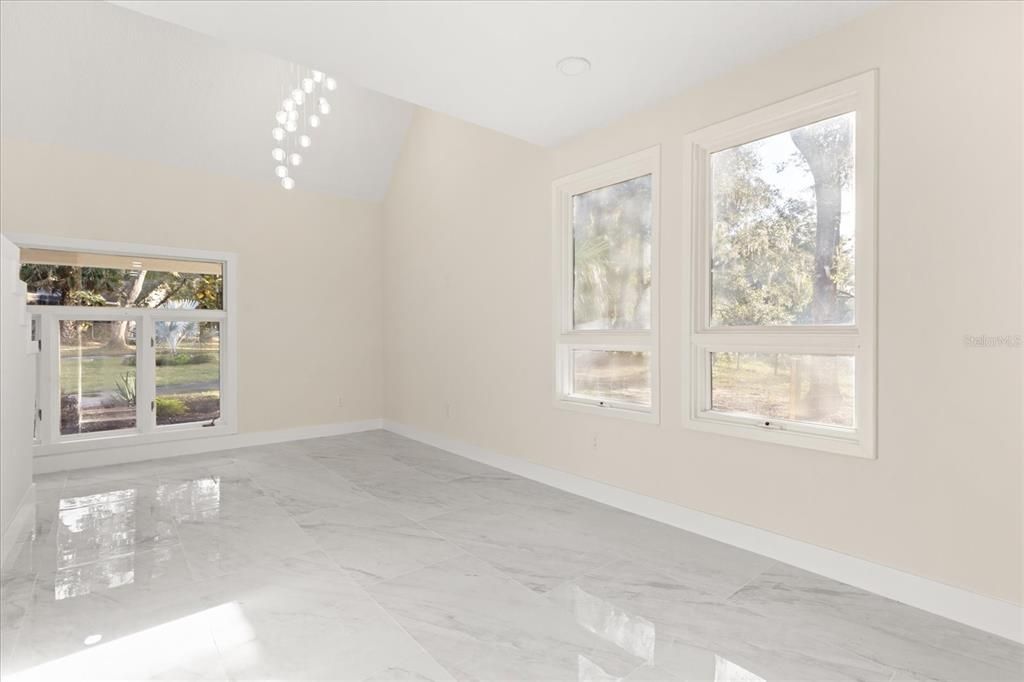 待售: $680,000 (4 贝兹, 2 浴室, 2461 平方英尺)