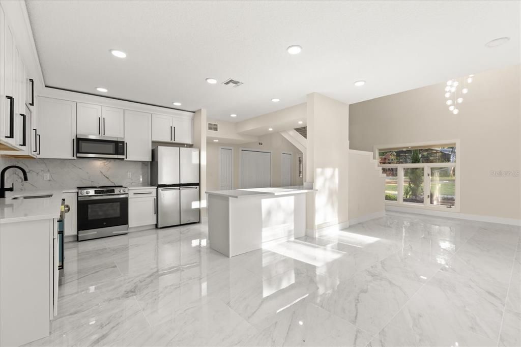 待售: $680,000 (4 贝兹, 2 浴室, 2461 平方英尺)