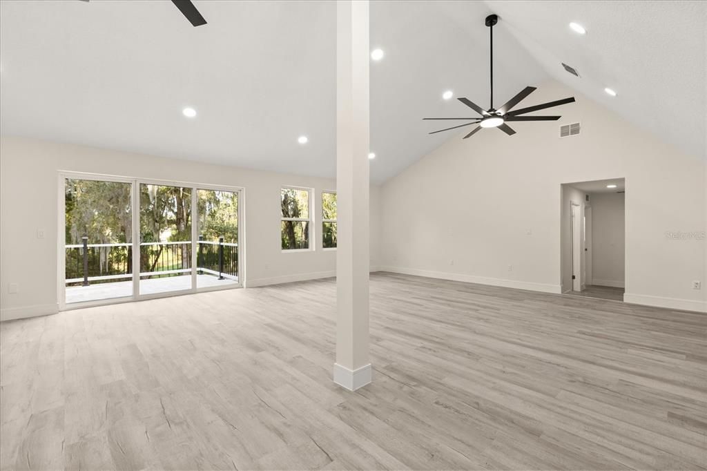 待售: $680,000 (4 贝兹, 2 浴室, 2461 平方英尺)