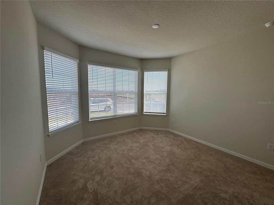 出租: $2,495 (4 贝兹, 2 浴室, 2166 平方英尺)