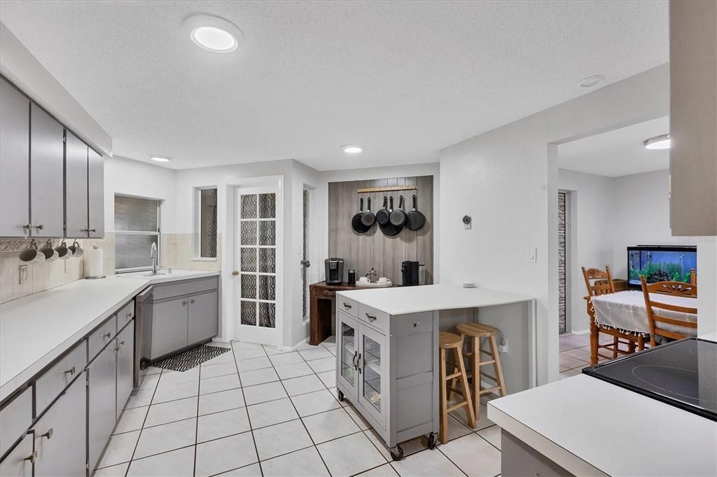 For Sale: $260,000 (2 beds, 2 baths, 1680 Square Feet)