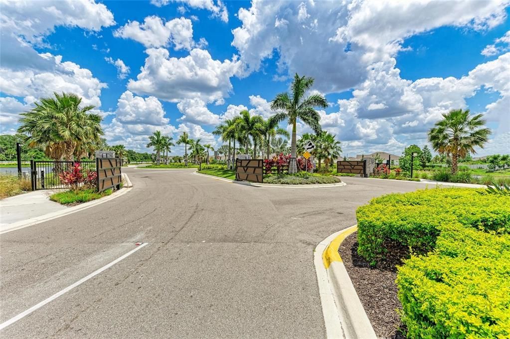 For Sale: $439,000 (4 beds, 2 baths, 2045 Square Feet)