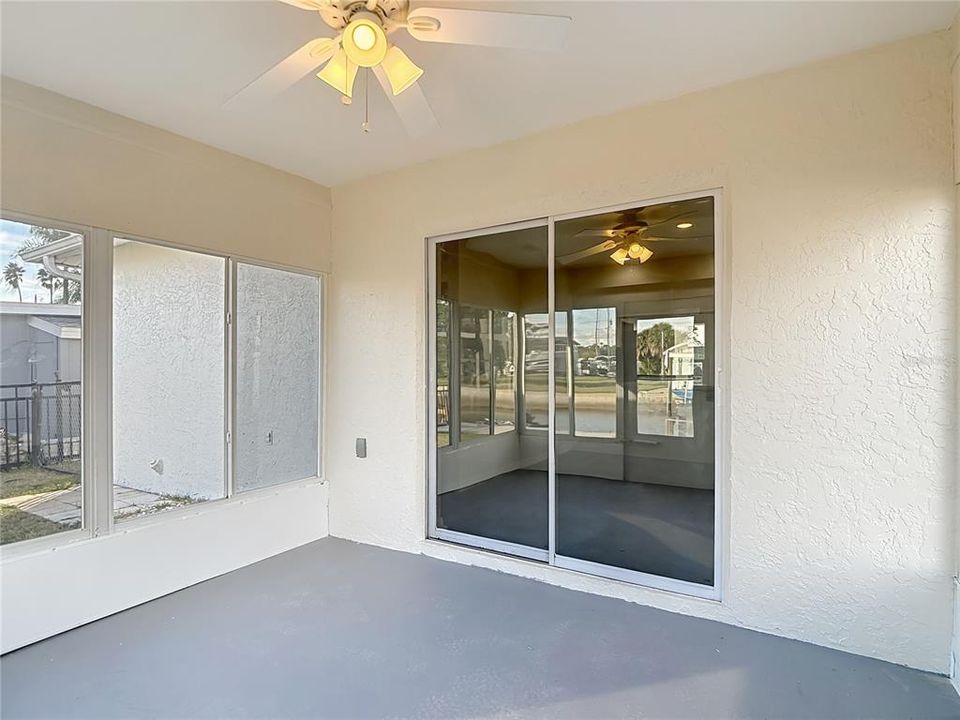 For Sale: $285,000 (2 beds, 2 baths, 1271 Square Feet)