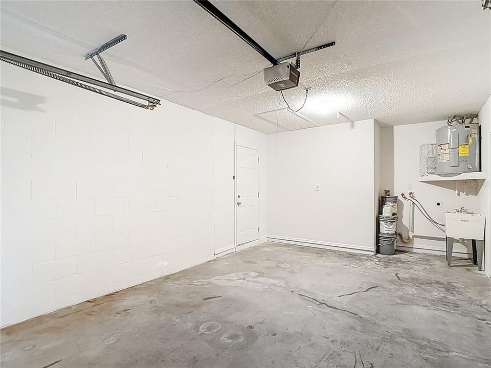 For Sale: $285,000 (2 beds, 2 baths, 1271 Square Feet)