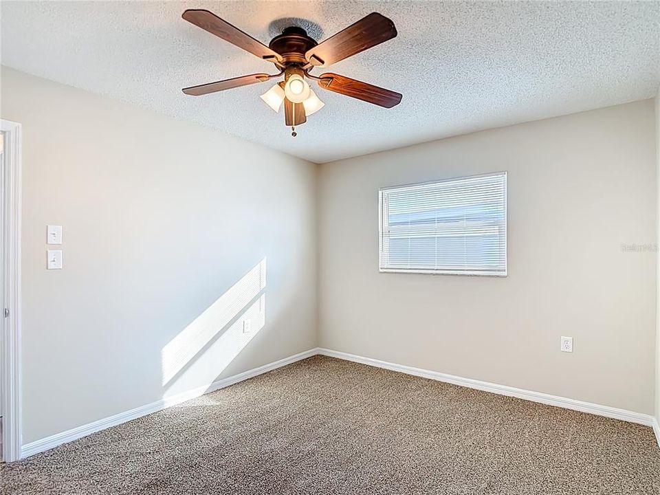 For Sale: $285,000 (2 beds, 2 baths, 1271 Square Feet)