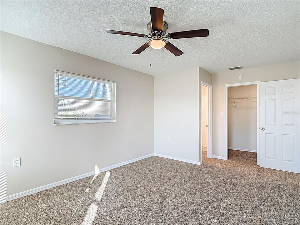 For Sale: $285,000 (2 beds, 2 baths, 1271 Square Feet)