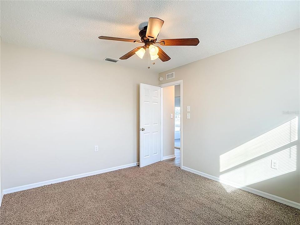 For Sale: $285,000 (2 beds, 2 baths, 1271 Square Feet)