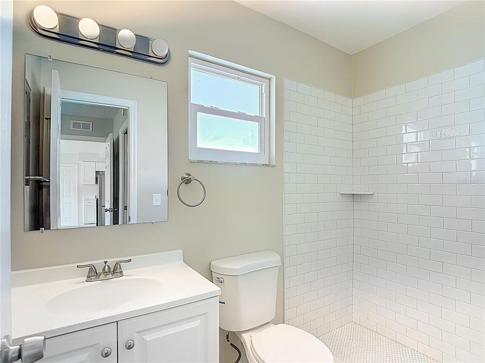 For Sale: $285,000 (2 beds, 2 baths, 1271 Square Feet)