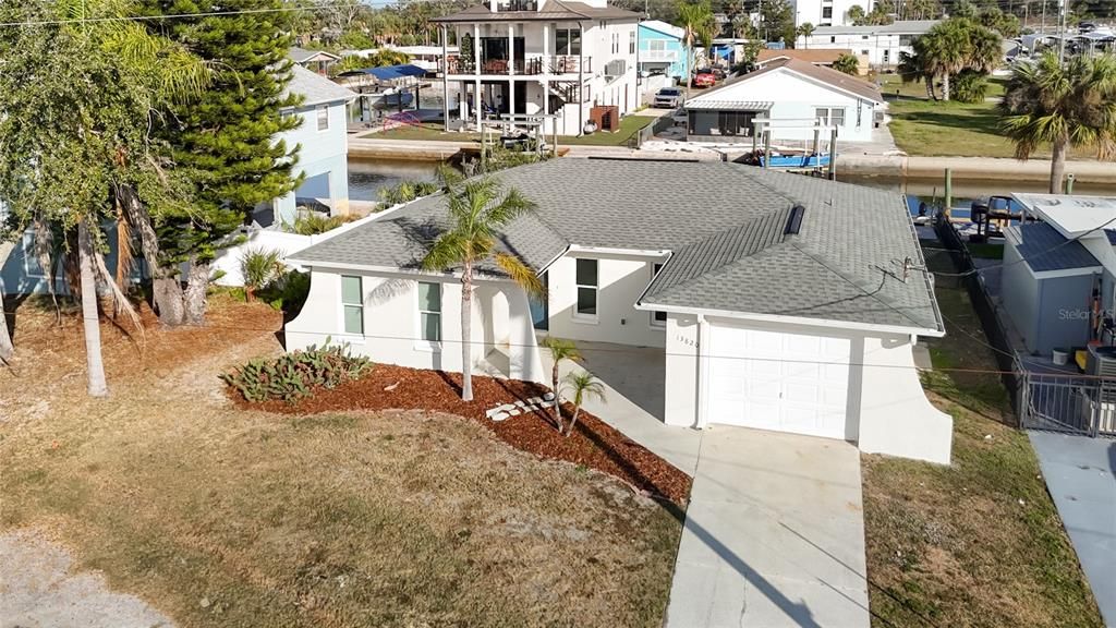 For Sale: $285,000 (2 beds, 2 baths, 1271 Square Feet)